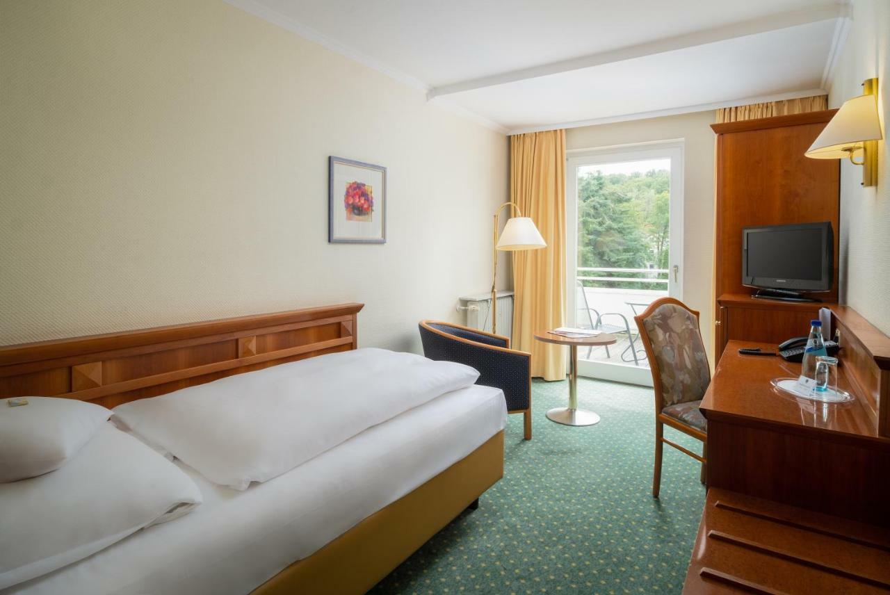 Parkhotel Am Taunus Оберурзель Экстерьер фото