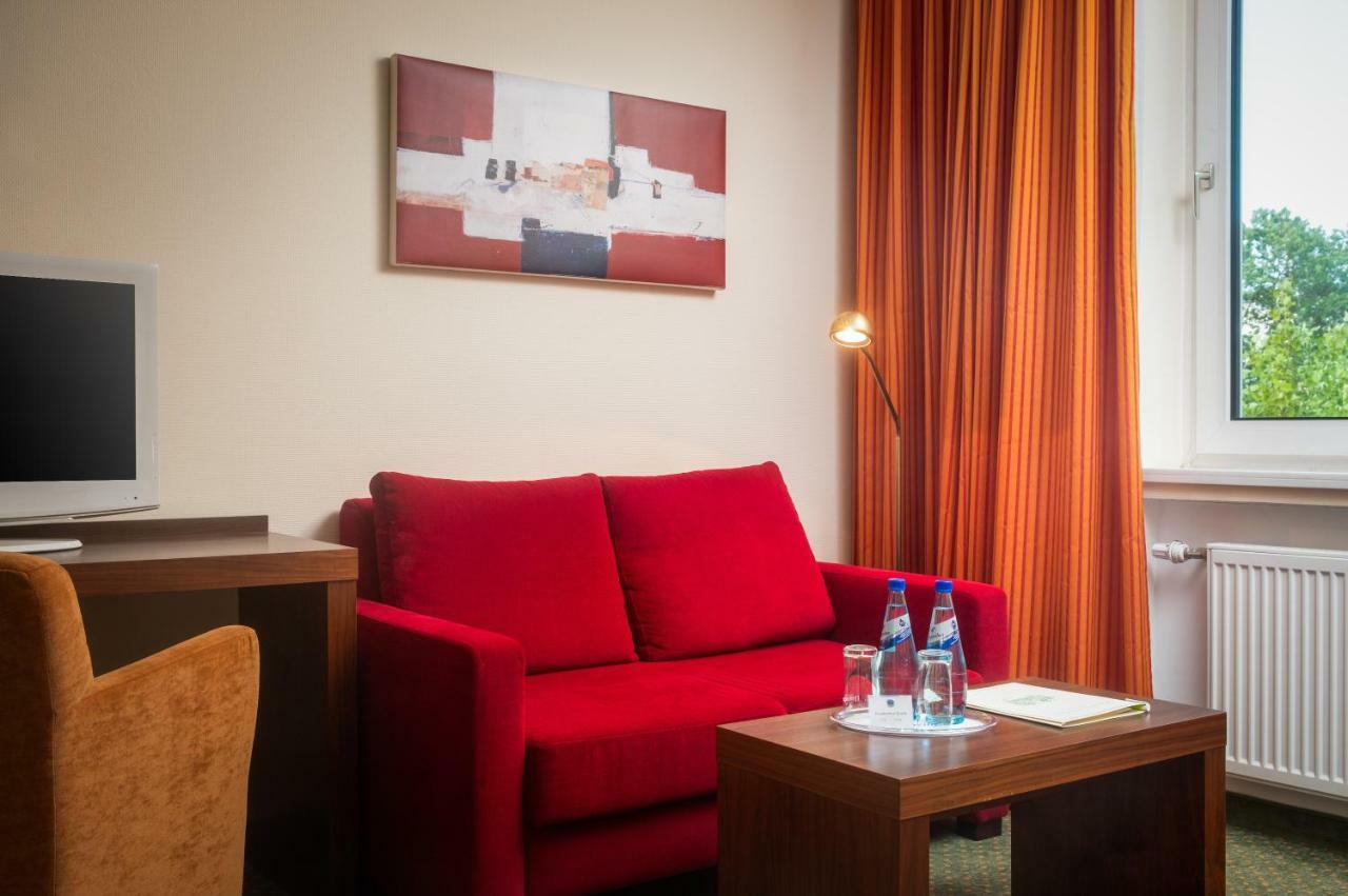 Parkhotel Am Taunus Оберурзель Экстерьер фото