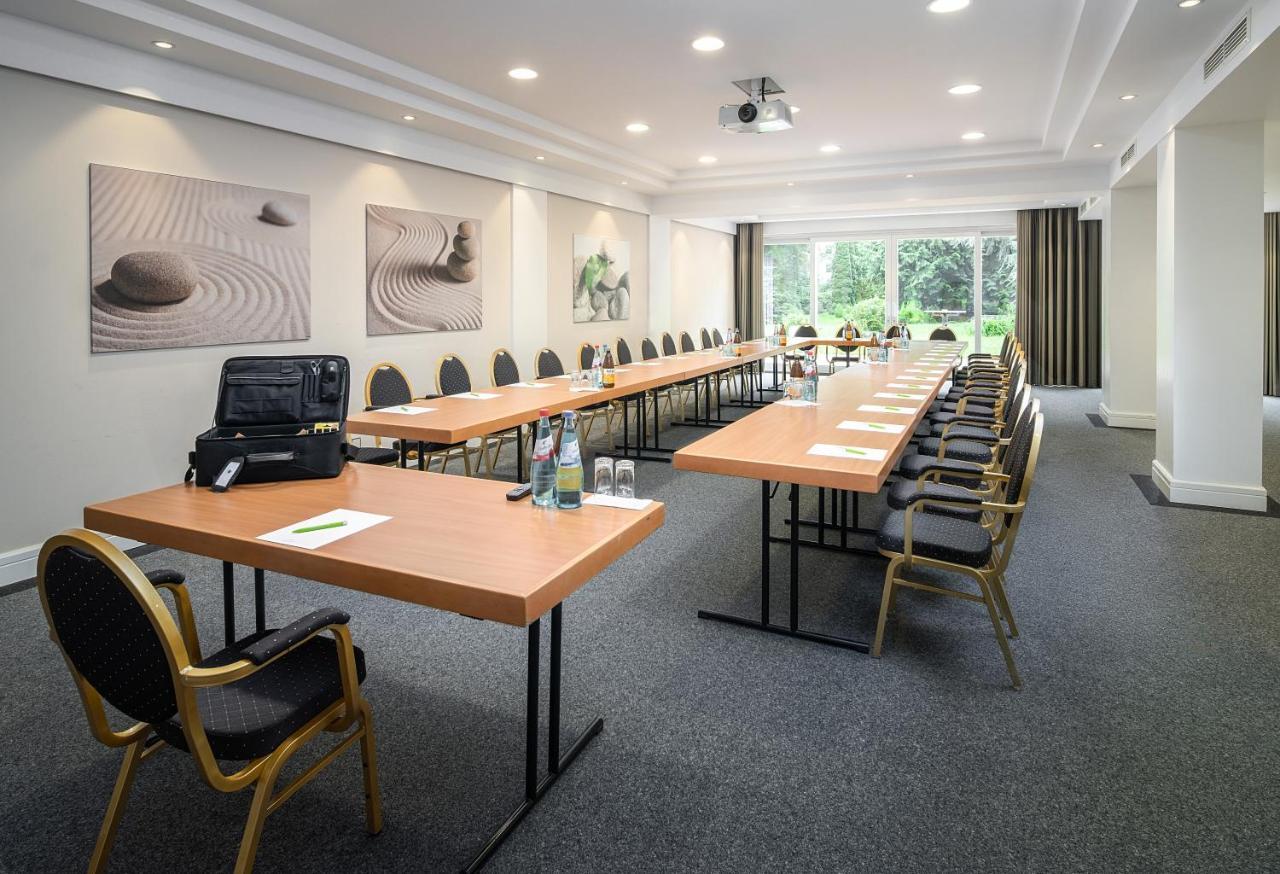 Parkhotel Am Taunus Оберурзель Экстерьер фото