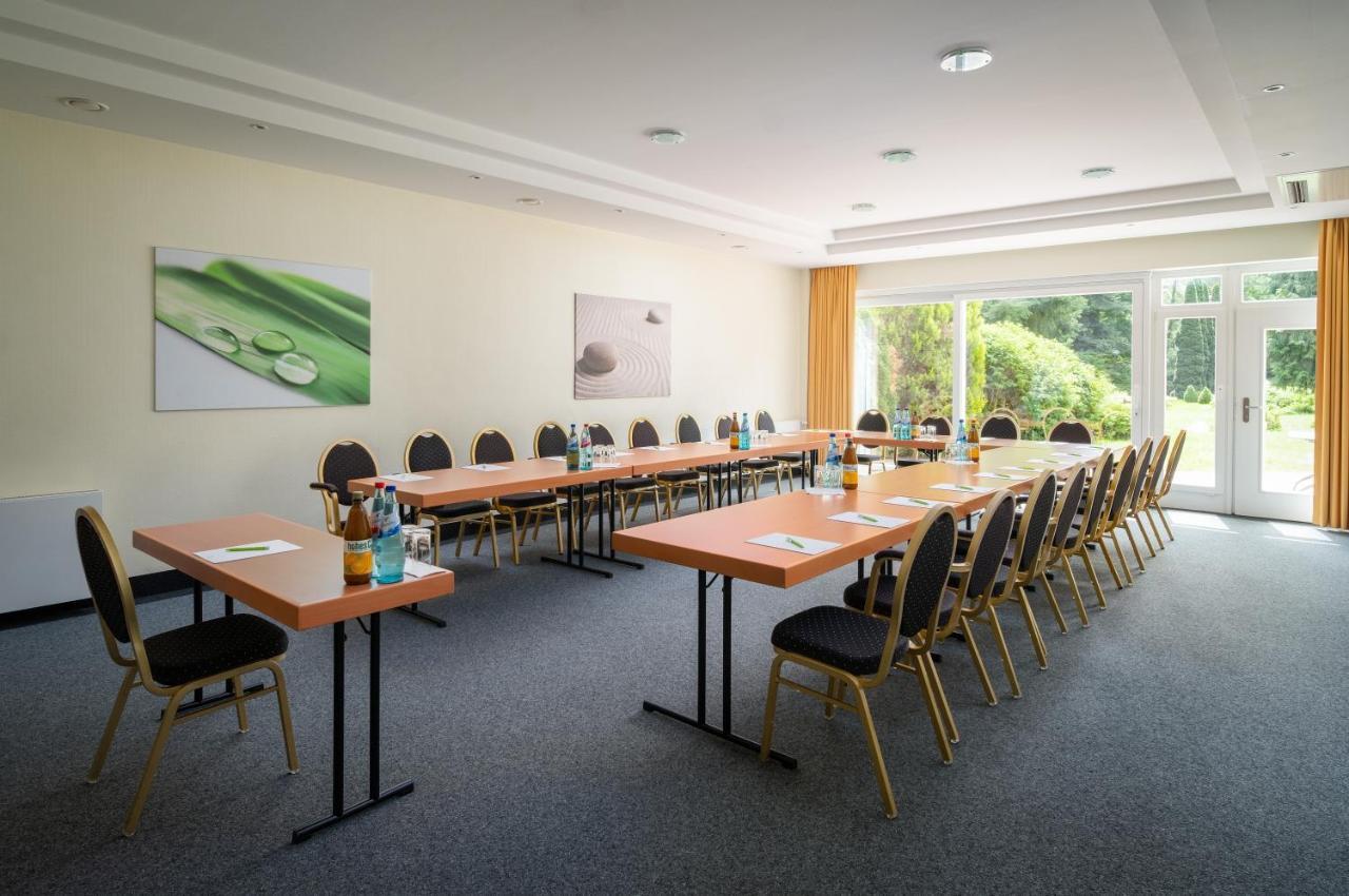 Parkhotel Am Taunus Оберурзель Экстерьер фото
