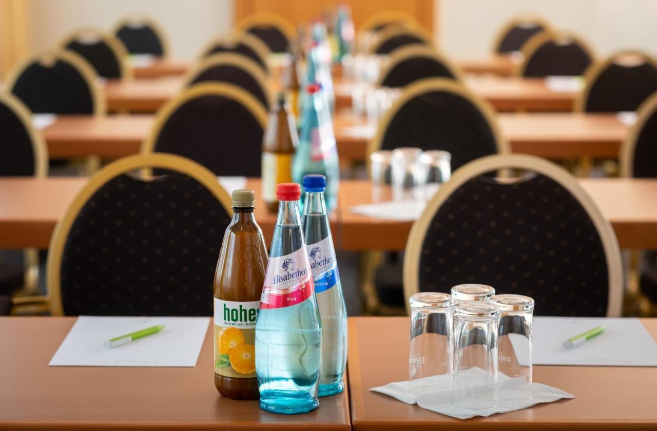 Parkhotel Am Taunus Оберурзель Экстерьер фото