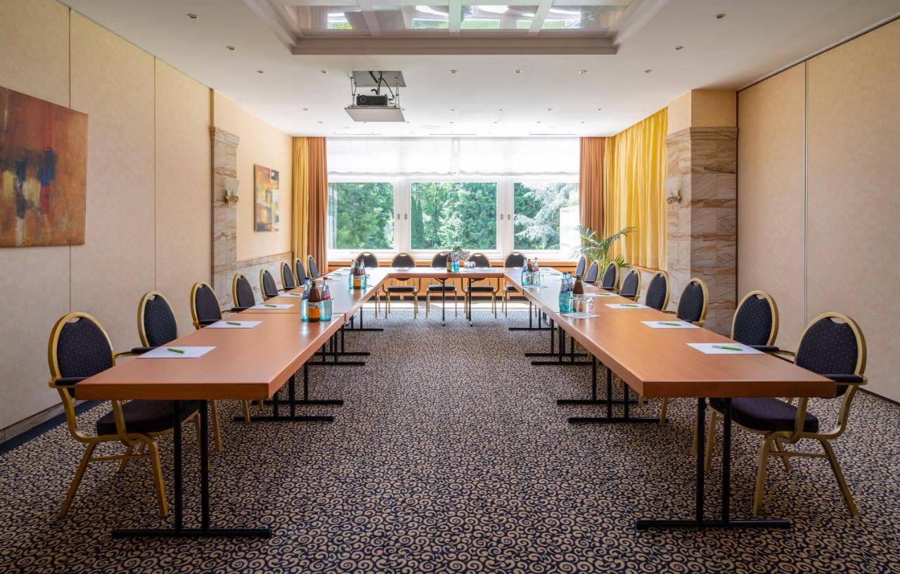 Parkhotel Am Taunus Оберурзель Экстерьер фото